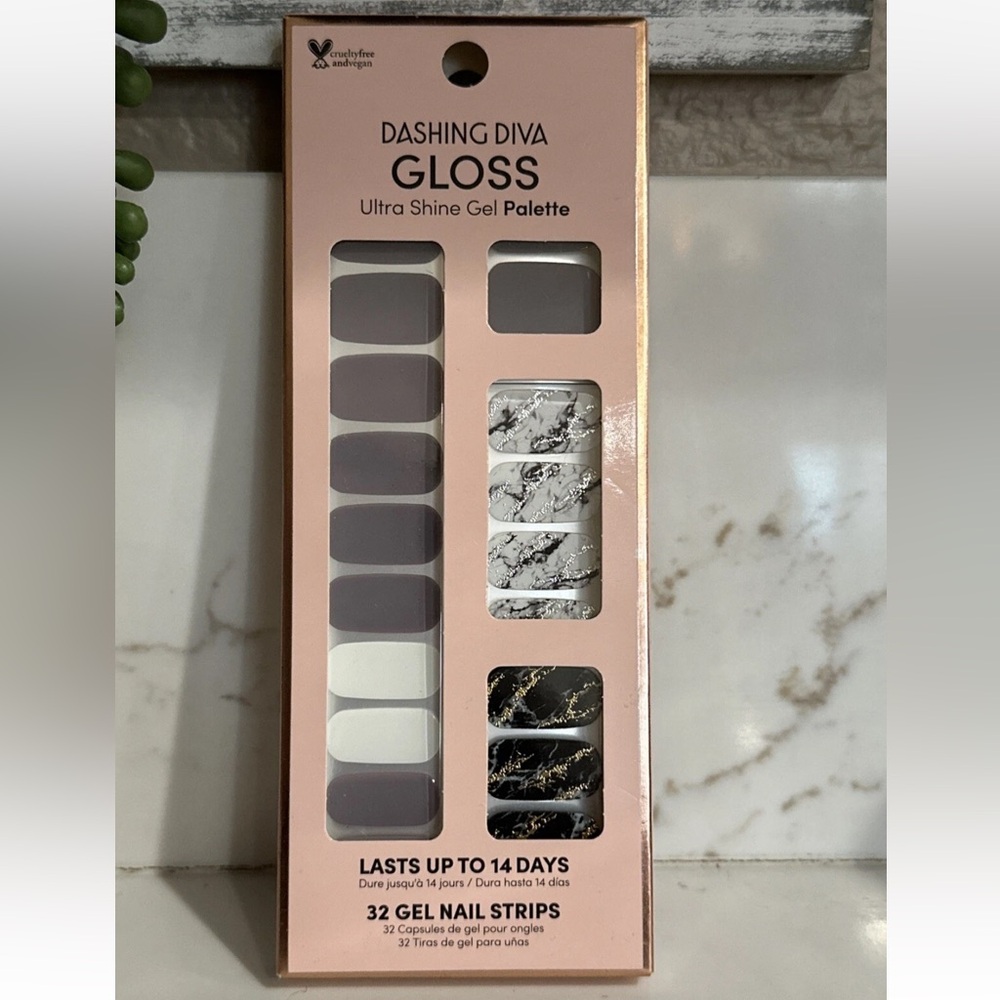 Dashing Diva -Gloss Ultra Shine Gel Palette - 32 Nail Strips - Natural Wonder